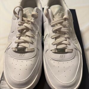Nike platform airforce 1 size 9.5